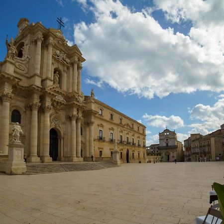La Terrazza Sull'Antico Mercato Di Ortigia シラクーサ エクステリア 写真