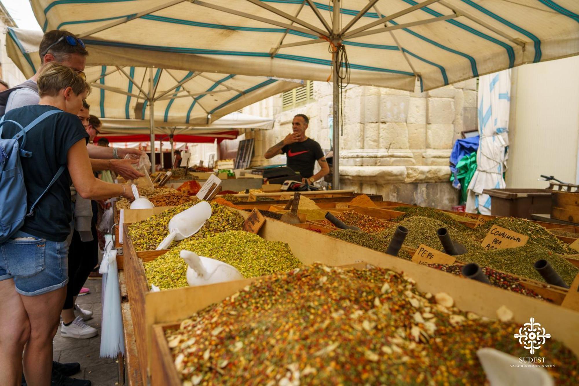 La Terrazza Sull'Antico Mercato Di Ortigia シラクーサ エクステリア 写真